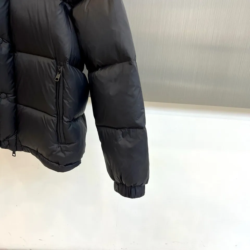 P390 Premium 2026 Original 90 ！ Premium ， ， ， ， ， ， ， 。 ， 。 ， ， ， 。 Size：M-3XL